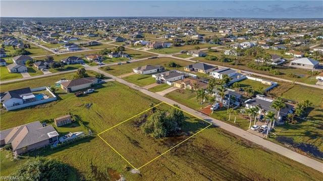 417 NW 25th Pl, Cape Coral, FL 33993