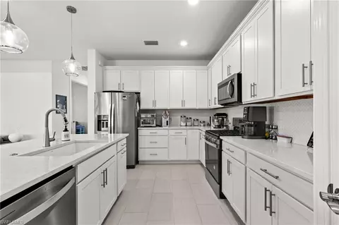Kitchen - 12461 Basalt Ln, Alva, FL 33920 photo 7 of 8