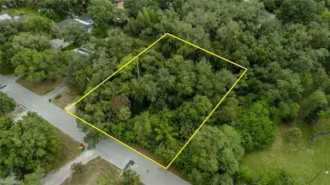 543 E Hickpochee Ave, Labelle, FL 33935 photo 2