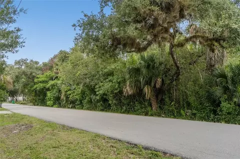 543 E Hickpochee Ave, Labelle, FL 33935 photo 4