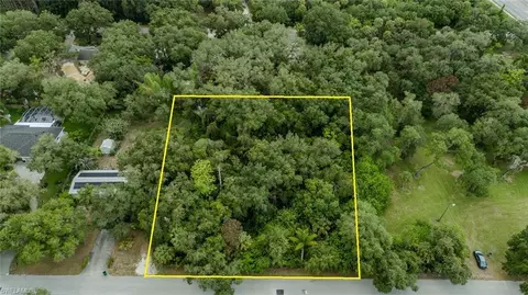 543 E Hickpochee Ave, Labelle, FL 33935 photo 3