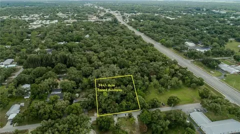 543 E Hickpochee Ave, Labelle, FL 33935 photo 5