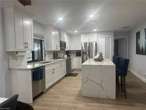 1626 SE 2nd St, Cape Coral, FL 33990