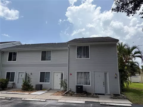 13160 Kings Point Dr #2, Fort Myers, FL 33919