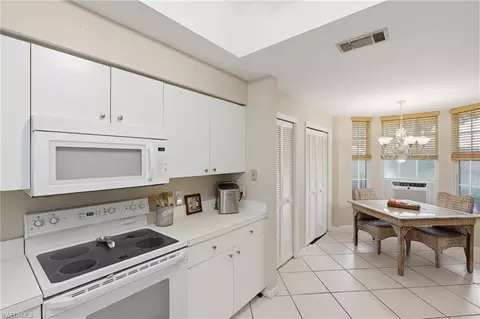 Kitchen - 8045 Tiger Cv #502, Naples, FL 34113 photo 3 of 5