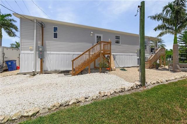 2452 York Rd, Saint James City, FL 33956