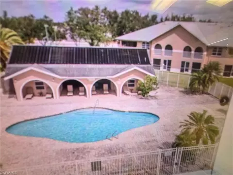 28 Cosmopolitan Dr #15, Lehigh Acres, FL 33936