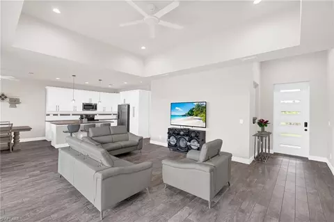1049 Solar Ct, Labelle, FL 33935 photo 4