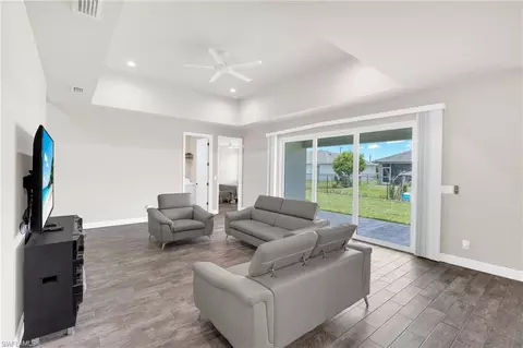1049 Solar Ct, Labelle, FL 33935 photo 5
