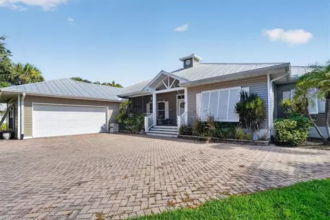 15627 Caloosa Creek Cir, Fort Myers, FL 33908