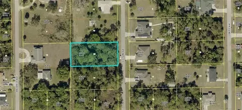 905 Edison Ave, Lehigh Acres, FL 33972