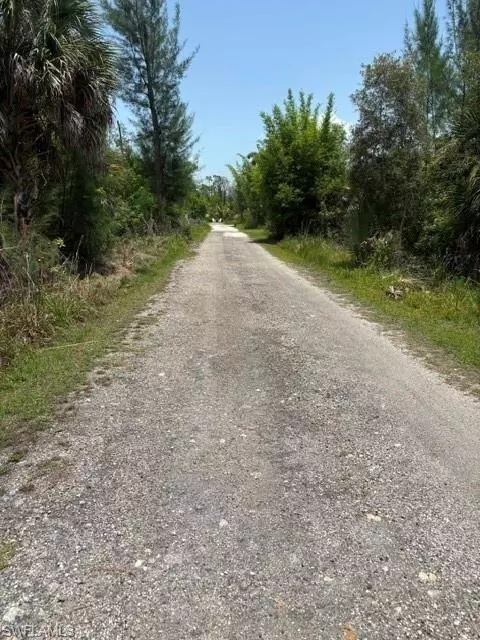 3563 Snow Bird Ln, Saint James City, FL 33956