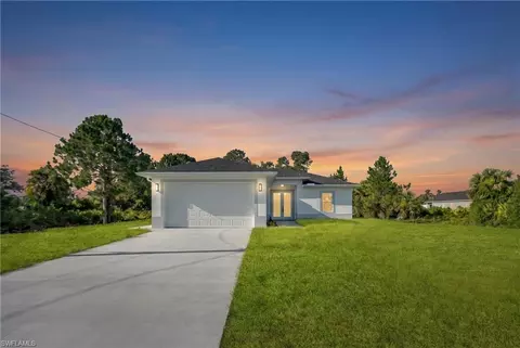 864 Chantilly St E, Lehigh Acres, FL 33974
