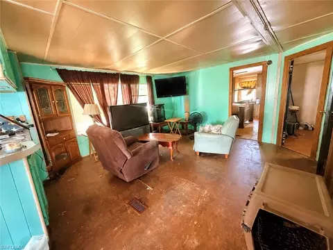 809 8th St NW, Moore Haven, FL 33471 photo 4