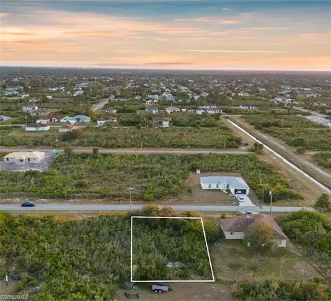 2814 71st St W, Lehigh Acres, FL 33971