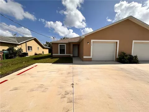 526-528 SE 4th Ter, Cape Coral, FL 33990