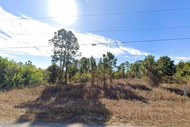 1048 Kanuga St E, Lehigh Acres, FL 33974