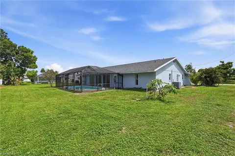 3812 SE 10th Ave, Cape Coral, FL 33904