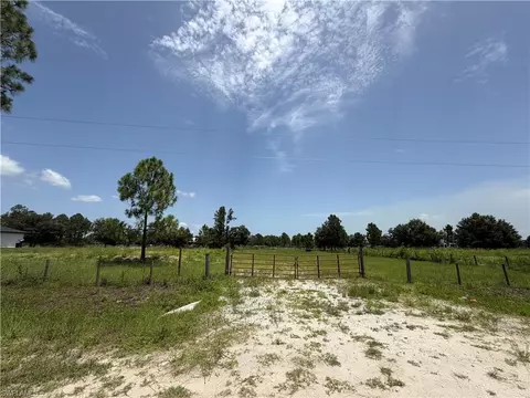 7932 3rd Ter, Labelle, FL 33935 photo 2