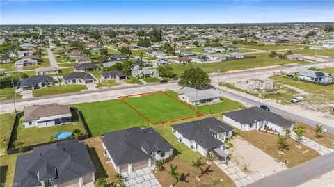406 Diplomat Pkwy E, Cape Coral, FL 33909