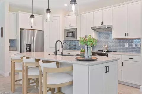 Kitchen - 17157 Oakstead Dr, Alva, FL 33920 photo 3 of 8
