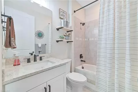 Bath - 17157 Oakstead Dr, Alva, FL 33920 photo 5 of 5