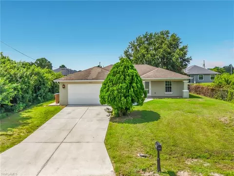 3027 38th St SW, Lehigh Acres, FL 33976