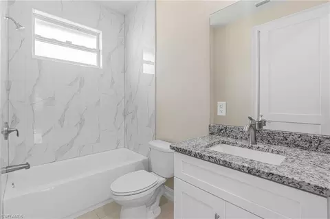 Bath - 335 4th Ave, Labelle, FL 33935 photo 1 of 2