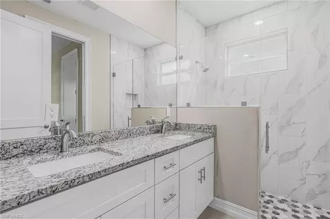 Bath - 335 4th Ave, Labelle, FL 33935 photo 2 of 2