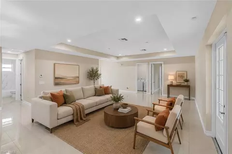 Living - 335 4th Ave, Labelle, FL 33935 photo 4 of 7
