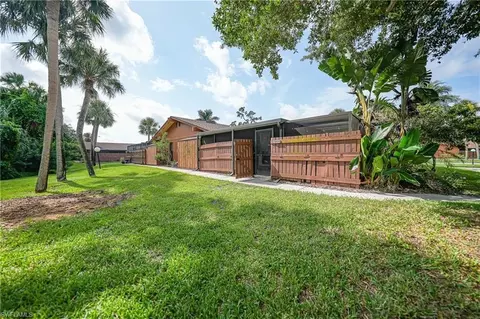 5625 Foxlake Dr, North Fort Myers, FL 33917