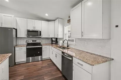 Kitchen - 630 Royce Rd, Labelle, FL 33935 photo 6 of 6