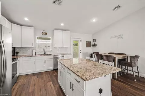 Kitchen - 630 Royce Rd, Labelle, FL 33935 photo 5 of 6