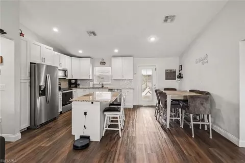 Kitchen - 630 Royce Rd, Labelle, FL 33935 photo 4 of 6