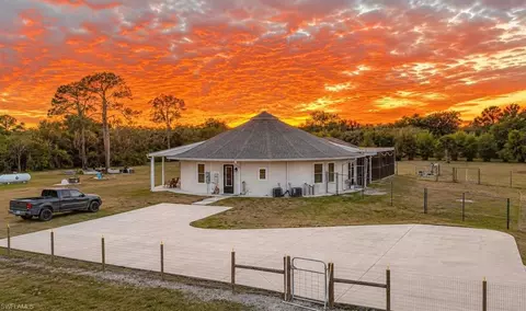 20301 Langford Rd, Alva, FL 33920