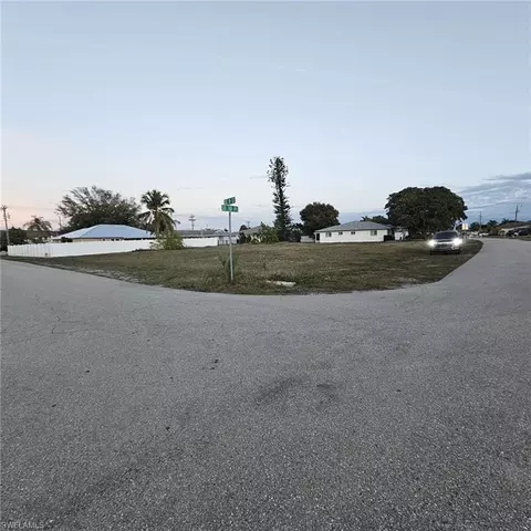 3807 SE 10th Pl, Cape Coral, FL 33904