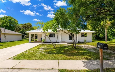 2816 Economy St, Fort Myers, FL 33916
