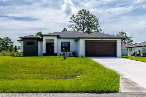 1752 Pine Ave, Lehigh Acres, FL 33972