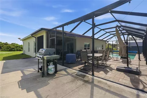 Exterior - 3017 Iris Cir, Labelle, FL 33935 photo 10 of 14