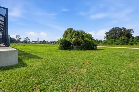 Exterior - 3017 Iris Cir, Labelle, FL 33935 photo 13 of 14
