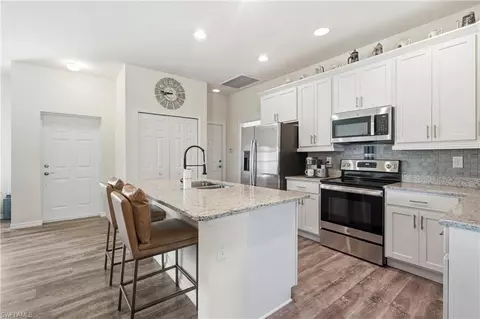 Kitchen - 3017 Iris Cir, Labelle, FL 33935 photo 2 of 4