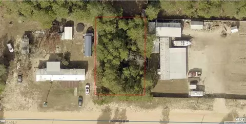 E Fernwood Ct, De Funiak Springs, FL 32433