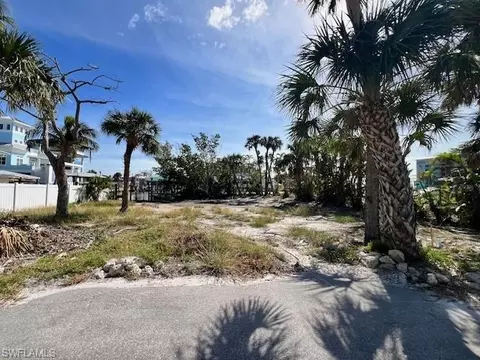 126 Palermo Cir, Fort Myers Beach, FL 33931