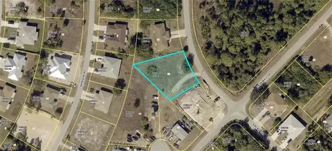 2214 Snead Dr, Lehigh Acres, FL 33973