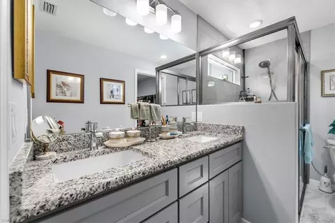 Bath - 6040 Keystone Cir, Labelle, FL 33935 photo 2 of 2