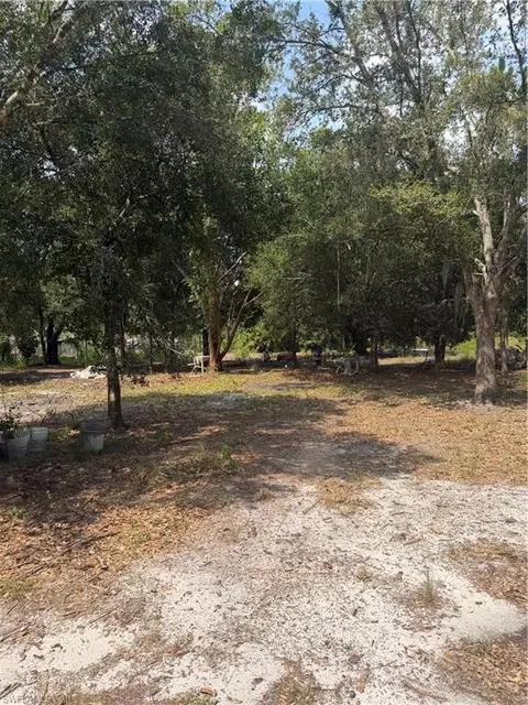 555 S Palm St, Clewiston, FL 33440
