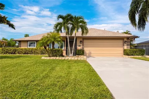 250 NE 10th Pl, Cape Coral, FL 33909