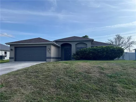 1722 NW 18th Ter, Cape Coral, FL 33993