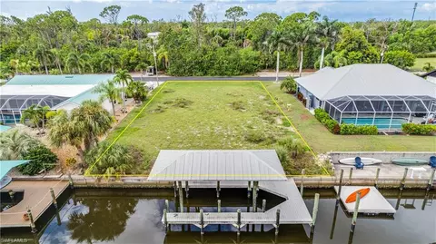 3606 Pinetree Dr, Saint James City, FL 33956