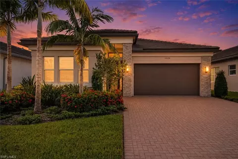 Exterior - 11523 Jacaranda Dr, Naples, FL 34120 photo 9 of 12